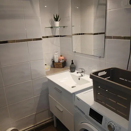 Cosy T2, Meuble De Tourisme 3 Etoiles, Parking Ferme , 2velos, Wi-fi, Clim Appartement